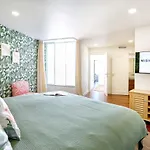 & Gorgeous - 3 Bedroom Getaway In The Heart פארו