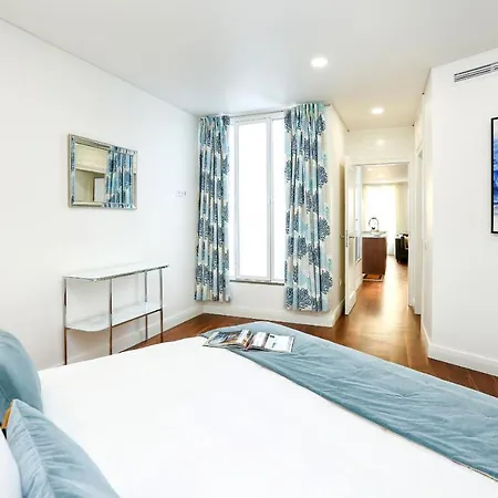 & Gorgeous - 3 Bedroom Getaway In The Heart *
