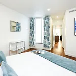 & Gorgeous - 3 Bedroom Getaway In The Heart *