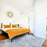 Appartement & Gorgeous - 3 Bedroom Getaway In The Heart