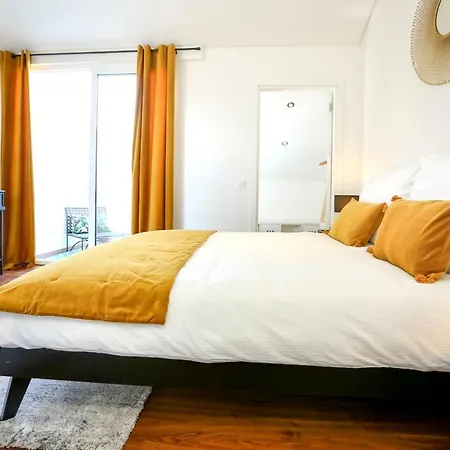 & Gorgeous - 3 Bedroom Getaway In The Heart District de Faro