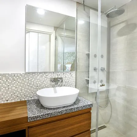 & Gorgeous - 3 Bedroom Getaway In The Heart *